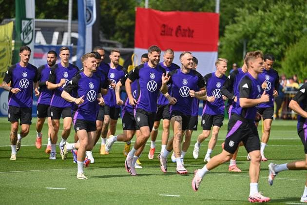 Players warming up during public training, German national football team, training camp in Herzogenaurach on 10 06 2024