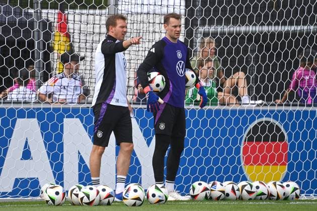 National coach Julian NAGELSMANN GER with goalkeeper Manuel NEUER GER , public training, German national football team, training camp in Herzogenaurach on 10 06 2024