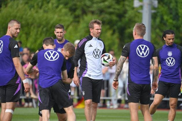 National coach Julian NAGELSMANN GER , hi v Robert Andrich GER ,Waldemar ANTON GER , re Toni KROOS GER , Leroy Sane GER , Public training, German national football team, training camp in Herzogenaurach on 10 06 2024