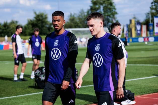 Training camp preparation UEFA EURO 2024 Germany 10 06 2024 Benjamin Henrichs Germany, 20 , Florian Wirtz Germany, 17 after training Training camp preparation UEFA EURO 2024 Germany Public training Adi Dassler Stadium, Herzogenaurach on 10 06 2024 Copyright: xBEAUTIFULxSPORTS Wunderlx