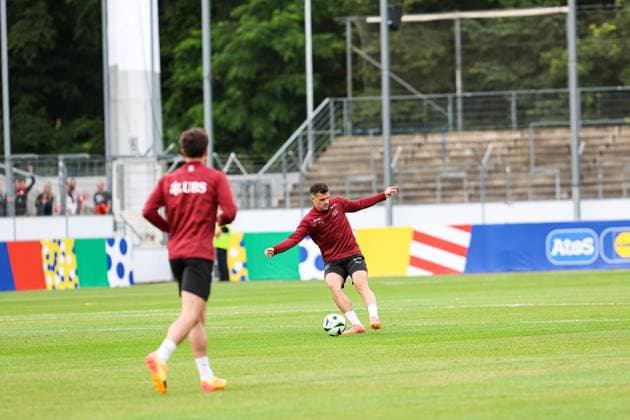 Granit Xhaka Swiss, Switzerland GER, Training Football Mens National Team Switzerland, Swiss, UEFA European Football Championship 2024 DFB DFL REGULATIONS PROHIBIT ANY USE OF PHOTOGRAPHS AS IMAGE SEQUENCES AND OR QUASI VIDEO GER, Training Football Mens National Team Switzerland, Swiss, UEFA European Football Championship 2024 Stuttgart Copyright: xEibner-Pressefoto RogerxBuerkex EP
