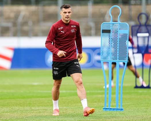 Granit Xhaka Swiss, Switzerland GER, Training Football Mens National Team Switzerland, Swiss, UEFA European Football Championship 2024 DFB DFL REGULATIONS PROHIBIT ANY USE OF PHOTOGRAPHS AS IMAGE SEQUENCES AND OR QUASI VIDEO GER, Training Football Mens National Team Switzerland, Swiss, UEFA European Football Championship 2024 Stuttgart Copyright: xEibner-Pressefoto RogerxBuerkex EP