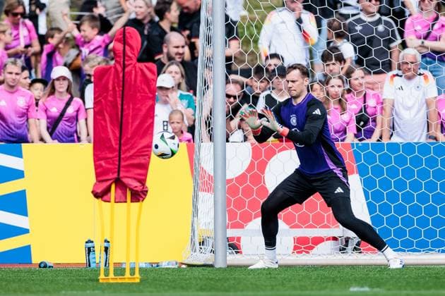 Training camp preparation UEFA EURO 2024 Germany 10 06 2024 Manuel Neuer Germany, 1 in goalkeeper training Training camp preparation UEFA EURO 2024 Germany Public training Adi Dassler Stadium, Herzogenaurach on 10 06 2024 Copyright: xBEAUTIFULxSPORTS Wunderlx