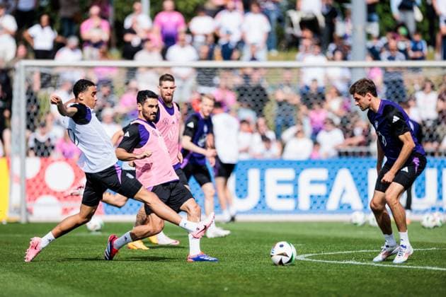 Training camp preparation UEFA EURO 2024 Germany 10 06 2024 duel Jamal Musiala Germany, 10 , Ilkay Gündogan Germany, 21 , Thomas Müller Germany, 13 Training camp preparation UEFA EURO 2024 Germany Public training Adi Dassler Stadium, Herzogenaurach on 10 06 2024 Copyright: xBEAUTIFULxSPORTS Wunderlx
