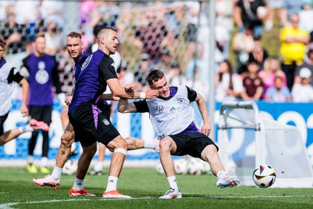 Training camp preparation UEFA EURO 2024 Germany 10 06 2024 duel Waldemar Anton Germany, 16 , Florian Wirtz Germany, 17 Training camp preparation UEFA EURO 2024 Germany Public training Adi Dassler Stadium, Herzogenaurach on 10 06 2024 Copyright: xBEAUTIFULxSPORTS Wunderlx