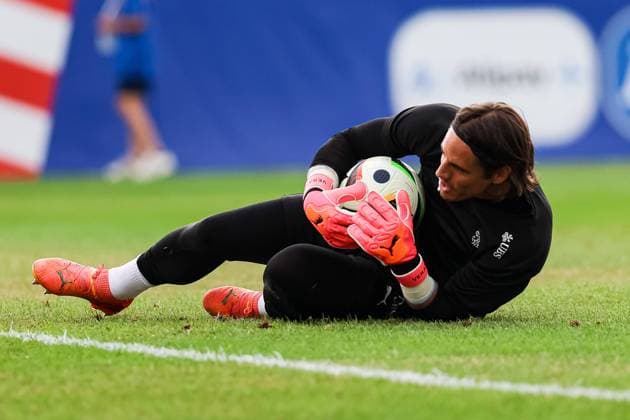 Yann Sommer Swiss, Switzerland has fun at goalkeeper training GER, Training football mens national team Switzerland, Swiss, UEFA European Football Championship 2024 DFB DFL REGULATIONS PROHIBIT ANY USE OF PHOTOGRAPHS AS IMAGE SEQUENCES AND OR QUASI VIDEO GER, Training football mens national team Switzerland, Swiss, UEFA European Football Championship 2024 Stuttgart Copyright: xEibner-Pressefoto RogerxBuerkex EP