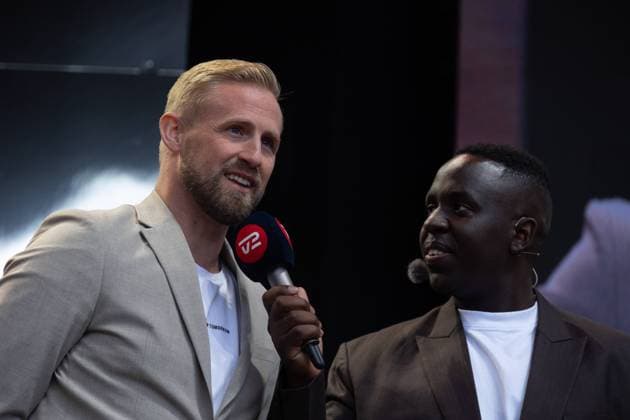 Denmark s goalkeeper Kasper Schmeichel (L) is interviewed by host Melvin Kakooza (R) in Tivoli in Copenhagen Monday June, 10, 2024. DBU, TV2 and Tivoli send the Danish men s national football team off to the UEFA EURO, EM, Europameisterschaft,Fussball 2024 with a live show from Tivoli in Copenhagen Copenhagen Tivoli Denmark Copyright: xKristianxTuxenxLadegaardxBergx 2E6A4597