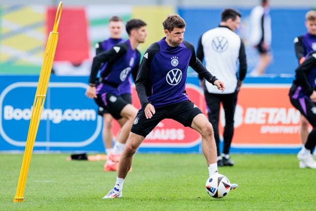 Training camp preparation UEFA EURO 2024 Germany 11 06 2024 Thomas Müller Germany, 13 on the ball Training camp preparation UEFA EURO 2024 Germany Training HerzoBase, Herzogenaurach on 11 06 2024 Copyright: xBEAUTIFULxSPORTS Wunderlx