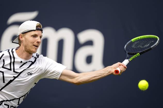 Tennis, ATP-Turnier in s Hertogenbosch ROSMALEN - Gijs Brouwer (NED) in action against Jakub Mensik (CZE) on the fourth day of the Libema Open tennis tournament in Rosmalen. ANP SANDER KONING xVIxANPxSportx xxANPxIVx 500850274 originalFilename: 500850274.jpg