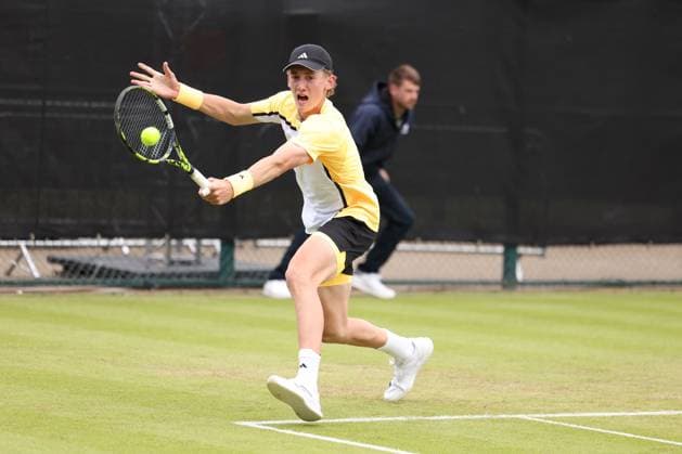 Henry Searle during his round of 32 match against Denis Kudia. Rothesay Open Nottingham, Day 2, Tennis, Lexus Nottingham Tennis Centre, Nottingham, UK - 11 June 2024  Copyright: xRyanxBrowne Shutterstockx 14523727v