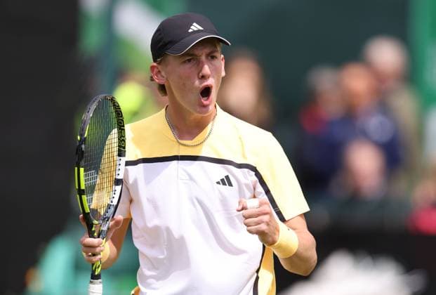 Henry Searle during his round of 32 match against Denis Kudia. Rothesay Open Nottingham, Day 2, Tennis, Lexus Nottingham Tennis Centre, Nottingham, UK - 11 June 2024  Copyright: xRyanxBrowne Shutterstockx 14523727aa