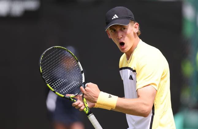Henry Searle during his round of 32 match against Denis Kudia. Rothesay Open Nottingham, Day 2, Tennis, Lexus Nottingham Tennis Centre, Nottingham, UK - 11 June 2024  Copyright: xRyanxBrowne Shutterstockx 14523727z