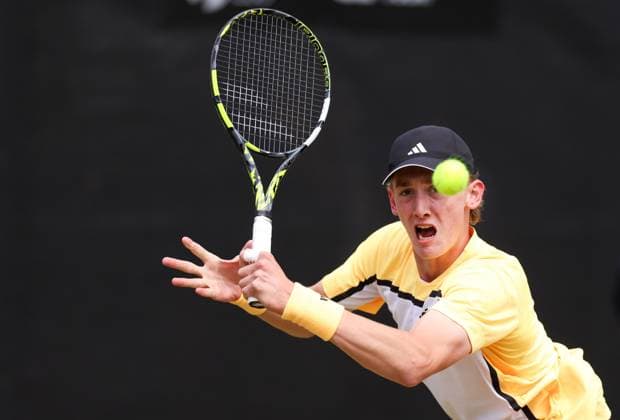 Henry Searle during his round of 32 match against Denis Kudia. Rothesay Open Nottingham, Day 2, Tennis, Lexus Nottingham Tennis Centre, Nottingham, UK - 11 June 2024  Copyright: xRyanxBrowne Shutterstockx 14523727ad