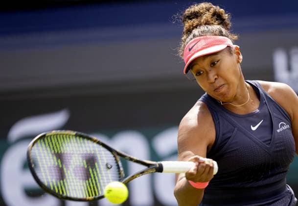 Tennis, WTA-Turnier in s Hertogenbosch ROSMALEN - Naomi Osaka (JPN) in action against Elise Mertens (BEL) on the fourth day of the Libema Open tennis tournament in Rosmalen. ANP SANDER KONING xVIxANPxSportx xxANPxIVx 500854646 originalFilename: 500854646.jpg