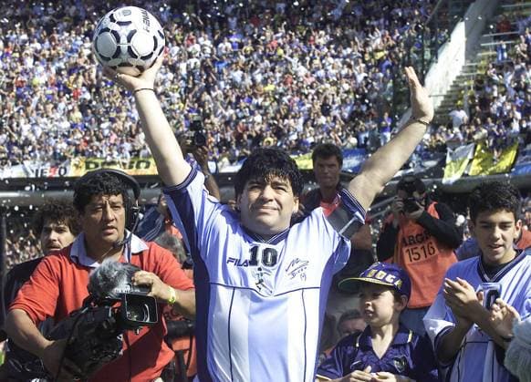 Archivbilder der Woche SPORT KW24 PARTIDO HOMENAJE A DIEGO MARADONA. 10 11 2001 *** TRIBUTE MATCH TO DIEGO MARADONA 10 11 2001 Copyright: xxx