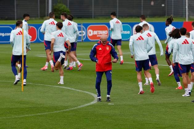 Spanish national team, Nationalteam head coach Luis de la Fuente attends a training session at the SV Aasen Sports Center, in the town of Donaueschingen, Germany, 11 June 2024. Spain will face Croatia in their Euro 2024 soccer match at Olympiastadion stadium, in Berlin, on 15 June. Spain training session in Germany !ACHTUNG: NUR REDAKTIONELLE NUTZUNG!  Copyright: xJ.J.xGuillenx GRAF8599 0556452643st