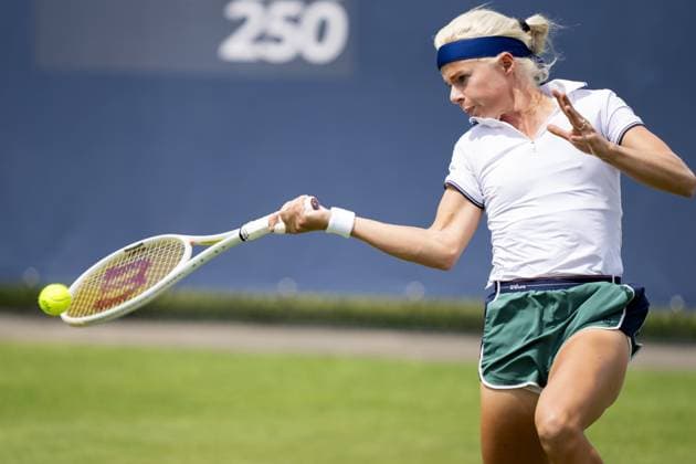 Tennis, WTA-Turnier in s Hertogenbosch ROSMALEN - Eva Vedder (NED) in action against Bianca Andreescu (CAN) on the fourth day of the Libema Open tennis tournament in Rosmalen. ANP SANDER KONING xVIxANPxSportx xxANPxIVx 500855644 originalFilename: 500855644.jpg