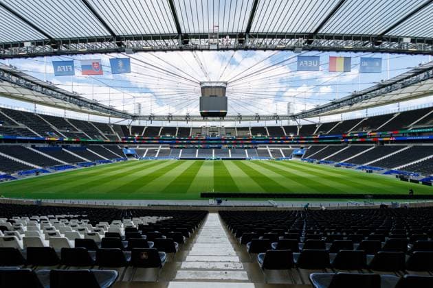 Stadium Open Media Day Arena Frankfurt, 11 06 2024 Long shot of the arena with green grass and blue sky and UEFA Euro 2024 deco Stadium Open Media Day Arena Frankfurt, 11 06 2024 Copyright: xBEAUTIFULxSPORTS Hahnex