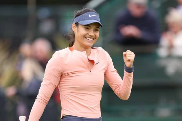 Sport Bilder des Tages Emma Raducanu during a round of 32 match against Ena Shibahara Rothesay Open Nottingham, Day 2, Tennis, Lexus Nottingham Tennis Centre, Nottingham, UK - 11 June 2024  Copyright: xRyanxBrowne Shutterstockx 14523727di