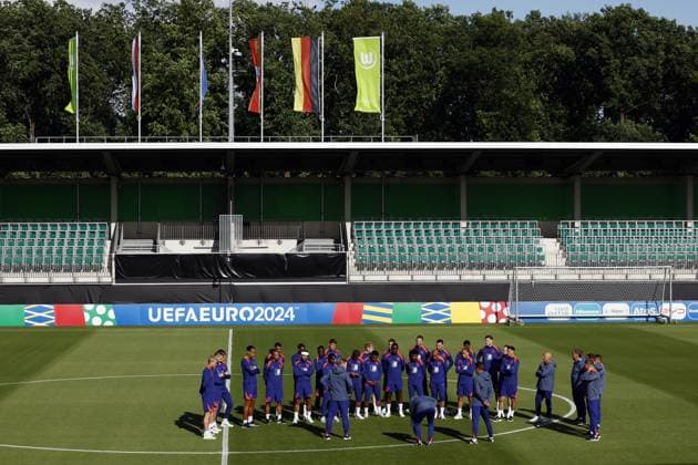 EURO 2024, Nationalteam Niederlande, Training WOLFSBURG - The Dutch selection during a training session of the Dutch national team, Nationalteam in the AOK Stadium on June 11, 2024 in Wolfsburg, Germany. The Dutch national team is preparing for the first group match at the European Football Championship in Germany against Poland. ANP KOEN VAN WEEL UEFA EURO, EM, Europameisterschaft,Fussball 2024 Germany 2024 xVIxANPxSportx xxANPxIVx 500868535 originalFilename: 500868535.jpg