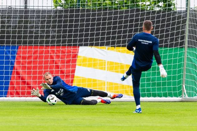 Torwarm Warmup by Denes Dibusz 12, TW, Hungary GER, Training Hungarian national team, Football, UEFA Euro 2024, 11 06 2024 GER, Training Hungarian national team, Football, UEFA Euro 2024, 11 06 2024 Weiler im Allgaeu Copyright: xEibner-Pressefoto FlorianxWolfx EP_FWF