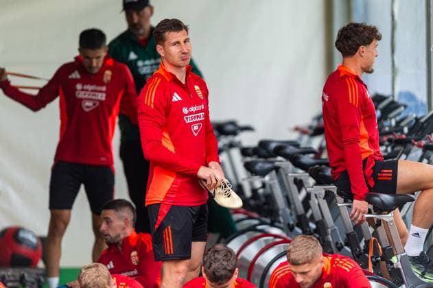 Get ready for field training with Willi Orban 6, Hungary GER, Training Hungarian national team, Football, UEFA Euro 2024, 11 06 2024 GER, Training Hungarian national team, Football, UEFA Euro 2024, 11 06 2024 Weiler im Allgaeu Copyright: xEibner-Pressefoto FlorianxWolfx EP_FWF