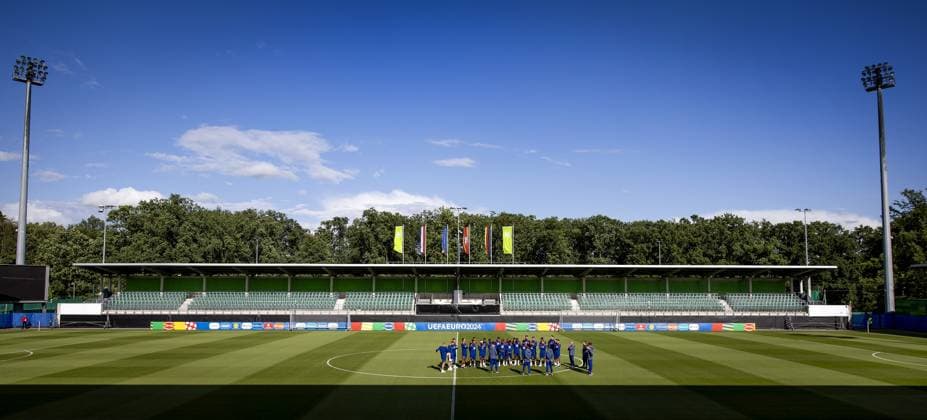 EURO 2024, Nationalteam Niederlande, Training WOLFSBURG - The selection during a training session of the Dutch national team, Nationalteam in the AOK Stadium on June 11, 2024 in Wolfsburg, Germany. The Dutch national team is preparing for the first group match at the European Football Championship in Germany against Poland. ANP KOEN VAN WEEL UEFA EURO, EM, Europameisterschaft,Fussball 2024 Germany 2024 xVIxANPxSportx xxANPxIVx 500870623 originalFilename: 500870623.jpg