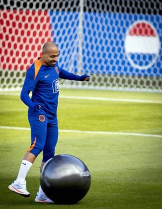 WOLFSBURG - Donyell Malen during a training session of the Dutch national team, Nationalteam at the AOK Stadium on June 11, 2024 in Wolfsburg, Germany. The Dutch national team is preparing for the first group match at the European Football Championship in Germany against Poland. ANP KOEN VAN WEEL UEFA EURO, EM, Europameisterschaft,Fussball 2024 Germany 2024 xVIxANPxSportx xxANPxIVx 500872198 originalFilename: 500872198.jpg