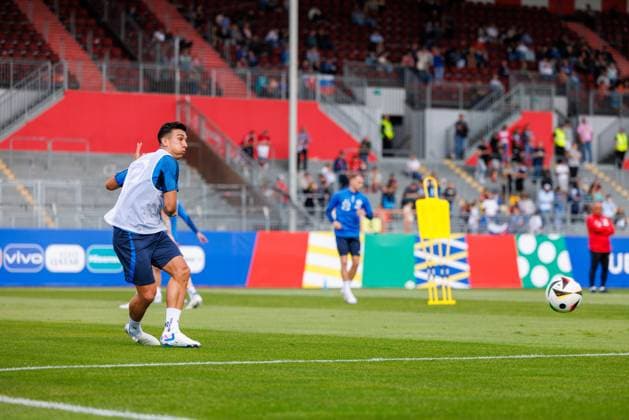 Public training, Slovakia, Mainz, 11 06 2024 Vernon De Marco Morlacchi Slovakia 15 Public training of the national team of Slovakia in the Bruchweg Stadium on the Wolfgang Frank Campus, Mainz, 11 06 2024 Copyright: xBEAUTIFULxSPORTS Hahnex