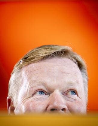 WOLFSBURG - National coach Ronald Koeman during a press conference, PK, Pressekonferenz of the Dutch national team, Nationalteam in the Volkswagen Arena on June 12, 2024 in Wolfsburg, Germany. The Dutch national team is preparing for the first group match at the European Football Championship in Germany against Poland. ANP KOEN VAN WEEL UEFA EURO, EM, Europameisterschaft,Fussball 2024 Germany 2024 xVIxANPxSportx xxANPxIVx 500915066 originalFilename: 500915066_20240612.jpg
