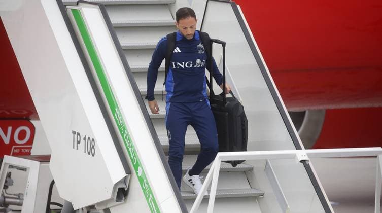 Stuttgart , Arrival Belgium , the Belgian national soccer team lands at Stuttgart airport , Domenica Tedesco