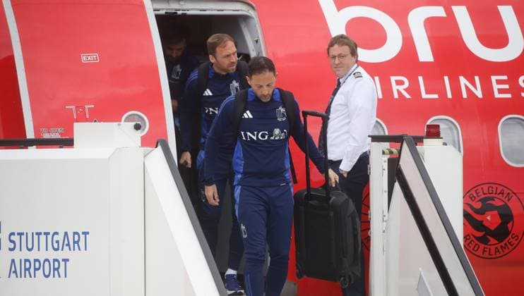 Stuttgart , Arrival Belgium , the Belgian national soccer team lands at Stuttgart airport , from the front Domenica Tedesco Andreas Hinkel