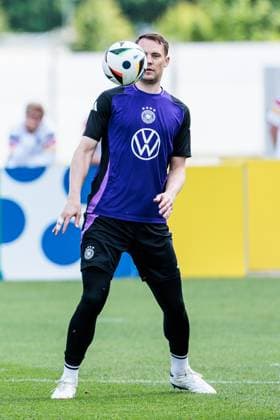 Training camp preparation UEFA EURO 2024 Germany 12 06 2024 Manuel Neuer Germany, 1 holds a ball in the air Training camp preparation UEFA EURO 2024 Germany Training HerzoBase, Herzogenaurach on 12 06 2024 Copyright: xBEAUTIFULxSPORTS Wunderlx