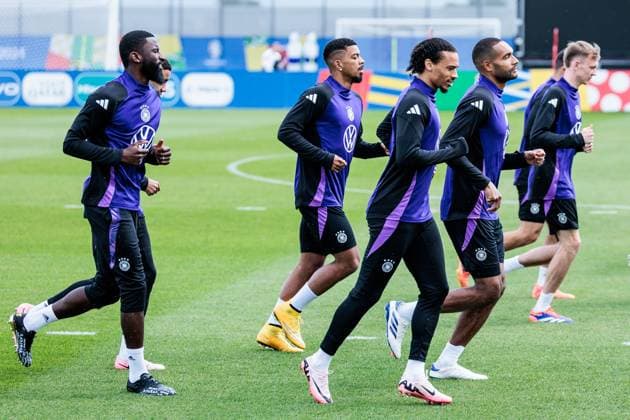 Training camp preparation UEFA EURO 2024 Germany 12 06 2024 Warm-up at the start of training Antonio Rüdiger Germany, 2 , Benjamin Henrichs Germany, 20 , Leroy Sane Germany, 19 , Jonathan Tah Germany, 4 Training camp preparation UEFA EURO 2024 Germany Training HerzoBase, Herzogenaurach on 12 06 2024 Copyright: xBEAUTIFULxSPORTS Wunderlx