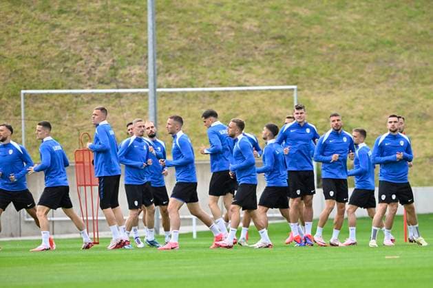 GER, UEFA European Championship 2024, Slovenian Base Camp Wuppertal 12 06 2023,Wuppertal ,Stadion am Zoo, GER, UEFA European Championship 2024, Slovenian Base Camp Wuppertal in the picture the Slovenian team warming up NordphotoxGmbHx xFreund nph00018