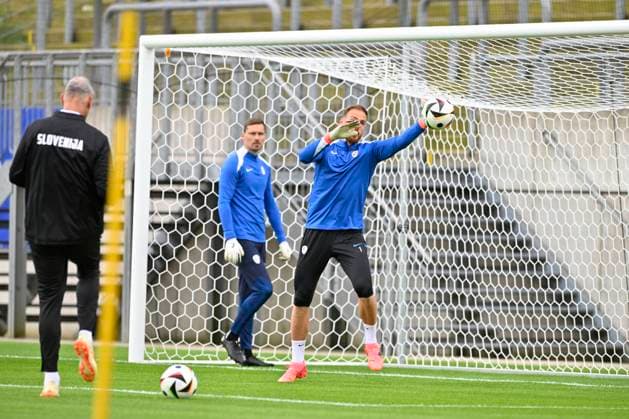 GER, UEFA European Championship 2024, Slovenian Base Camp Wuppertal 12 06 2023,Wuppertal ,Stadion am Zoo, GER, UEFA European Championship 2024, Slovenian Base Camp Wuppertal in the picture Jan Oblak SVN 01 during goalkeeper training NordphotoxGmbHx xFreund nph00018
