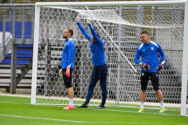 GER, UEFA European Championship 2024, Slovenian Base Camp Wuppertal 12 06 2023,Wuppertal ,Stadion am Zoo, GER, UEFA European Championship 2024, Slovenian Base Camp Wuppertal in the picture the three goalkeepers Jan Oblak SVN 01 , Vid Belec SVN 12 and Igor Vekic SVN 16 NordphotoxGmbHx xFreund nph00018
