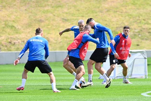 GER, UEFA European Championship 2024, Slovenian Base Camp Wuppertal 12 06 2023,Wuppertal ,Stadion am Zoo, GER, UEFA European Championship 2024, Slovenian Base Camp Wuppertal in the picture in training it was already getting down to business, in the back Banjamin Sesko SVN 11 NordphotoxGmbHx xFreund nph00018