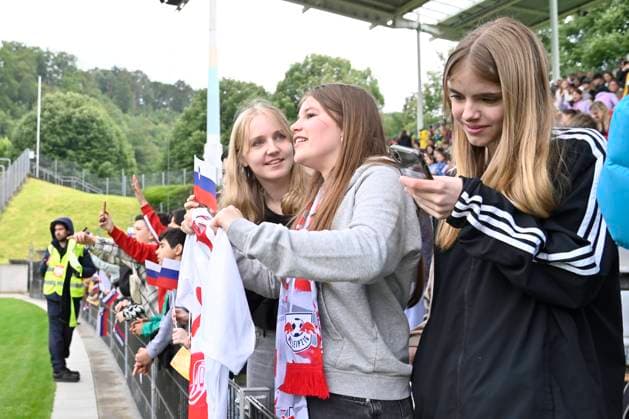 GER, UEFA European Championship 2024, Slovenian Base Camp Wuppertal 12 06 2023,Wuppertal ,Stadion am Zoo, GER, UEFA European Championship 2024, Slovenian Base Camp Wuppertal in the picture the fans of Banjamin Sesko SVN 11 NordphotoxGmbHx xFreund nph00018