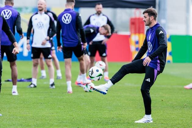 Training camp preparation UEFA EURO 2024 Germany 12 06 2024 Pascal Groß Germany, 5 holds up a ball Training camp preparation UEFA EURO 2024 Germany Training HerzoBase, Herzogenaurach on 12 06 2024 Copyright: xBEAUTIFULxSPORTS Wunderlx