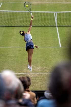 ROSMALEN - Yue Yuan (CHN) in action against Bianca Andreescu (CAN) on the fifth day of the Libema Open tennis tournament in Rosmalen. ANP SANDER KONING xVIxANPxSportx xxANPxIVx 500927319 originalFilename: 500927319_20240612.jpg