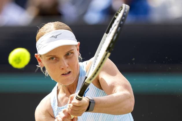 ROSMALEN - Suzan Lamens (NED) in action against Naomi Osaka (JPN) on the fifth day of the Libema Open tennis tournament in Rosmalen. ANP SANDER KONING xVIxANPxSportx xxANPxIVx 500932110 originalFilename: 500932110_20240612.jpg