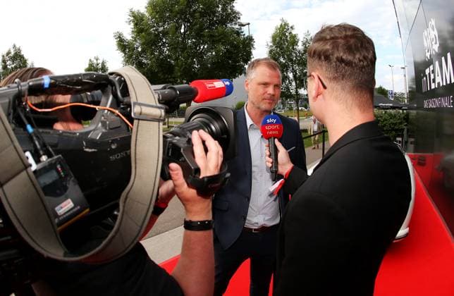 12 06 2024, Germany, Leonberg, Football Bundesliga, VfB in Team, Film premiere Traumpalast Leonberg, 6 pm red carpet, 7 30 talk, then film, VfB Board Member for Sport Fabian Wohlgemuth interviewed