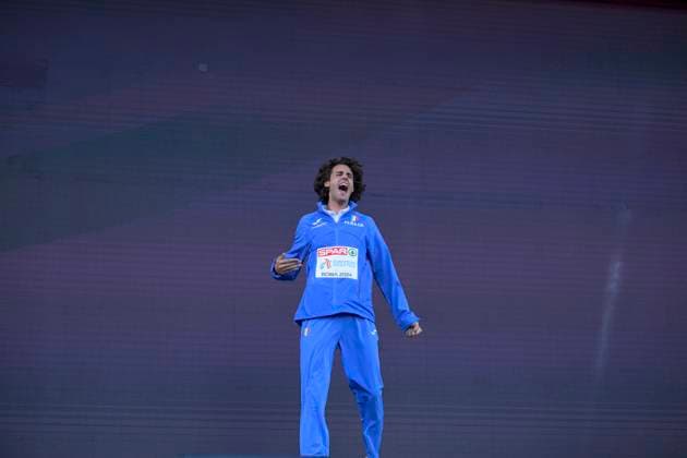 Gold medalist, Gianmarco Tamberi of Team Italy celebrates on the podium during the medal ceremony for the Men s High Jump during the 26th edition of Rome 2024 European Athletics Championships at the Olympic Stadium in Rome, Italy - Wednesday, June 12, 2024 - Athletics  Copyright: xFabrizioxCorradetti LaPressex
