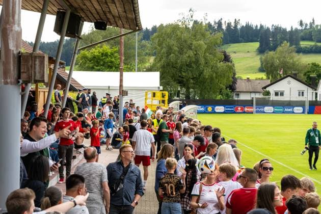 Full stands at public training GER, Public training Hungarian national team, Football, Euro, UEFA, 12 06 2024, GER, Public training Hungarian national team, Football, Euro, UEFA, 12 06 2024 Weiler im Allgaeu Copyright: xEibner-Pressefoto FlorianxWolfx EP_FWF