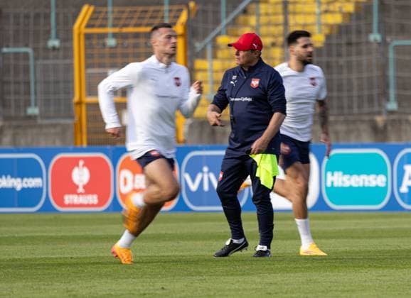 Dragan Stojkovic Coach Serbia drives his players to Euro 2024 national team Serbia, public training, Rosenau Stadium Augsburg