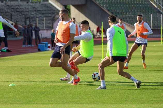 Match scene with Luka Jovic, former Bundesliga player of the EM 2024 Serbia national team, public training session, Rosenau Stadium Augsburg