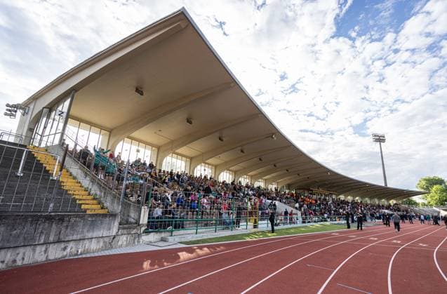 Almost full grandstand at Rosenau Stadium Augsburg Euro 2024 national team Serbia, public training, Rosenau Stadium Augsburg