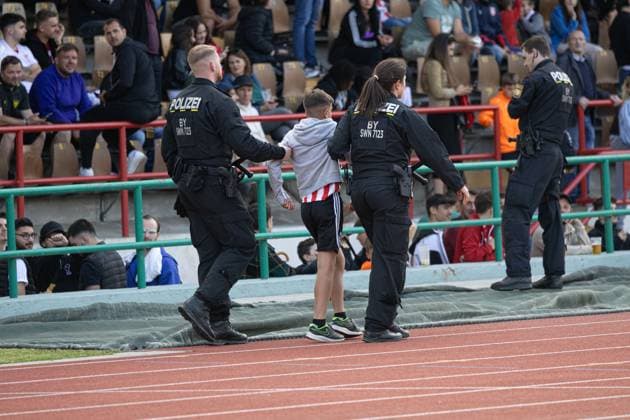 The third speedster of the day is taken away EM 2024 national team Serbia, public training, Rosenau Stadium Augsburg