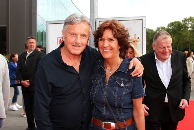 12 06 2024, Germany, Leonberg, Soccer Bundesliga, VfB in Team, movie premiere Traumpalast Leonberg, 6 pm red carpet, 7 30 talk, then movie, Gerhard Wörn with wife